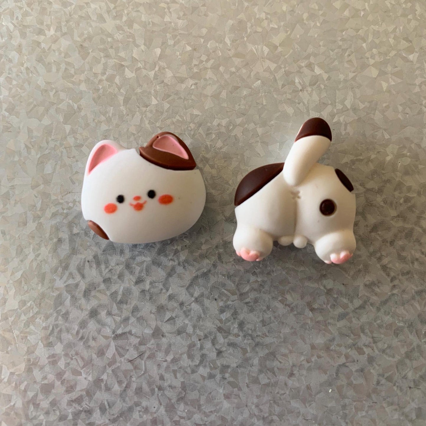 Cat Dog Head Butt Fridge Magnets | 2 Pieces | Colorful Refrigerator Magnets | Cute Small Animal Pet Magnetic Home Kitchen Funny Decor