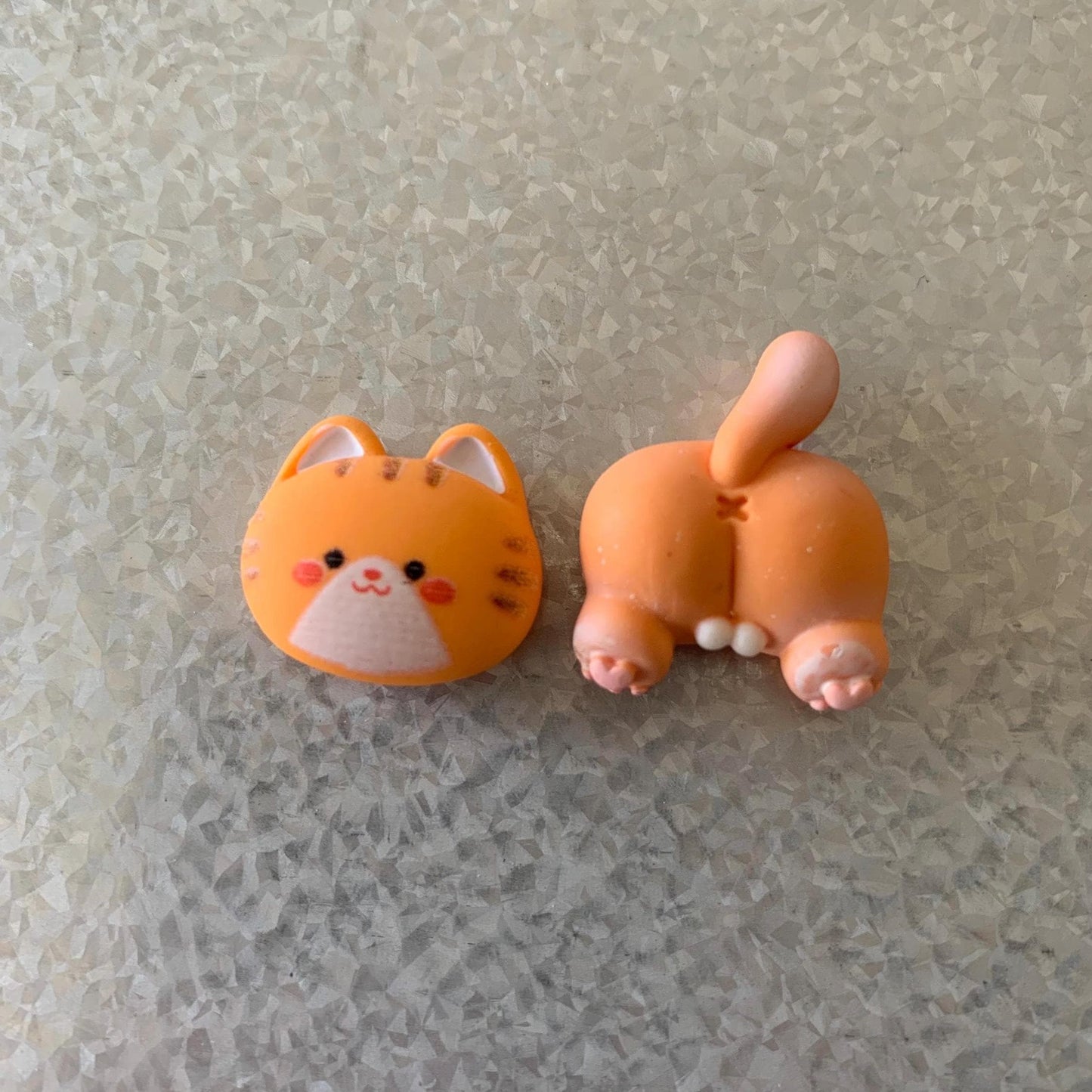 Cat Dog Head Butt Fridge Magnets | 2 Pieces | Colorful Refrigerator Magnets | Cute Small Animal Pet Magnetic Home Kitchen Funny Decor